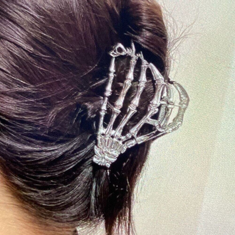 New Metal Gothic style hair clip skeleton hand skull claw clip bun clip hair sty